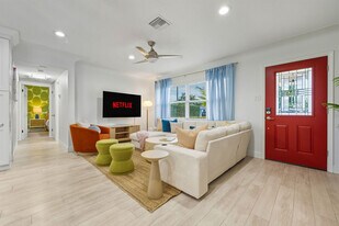 10861 62nd Ave N in Seminole, FL - Building Photo