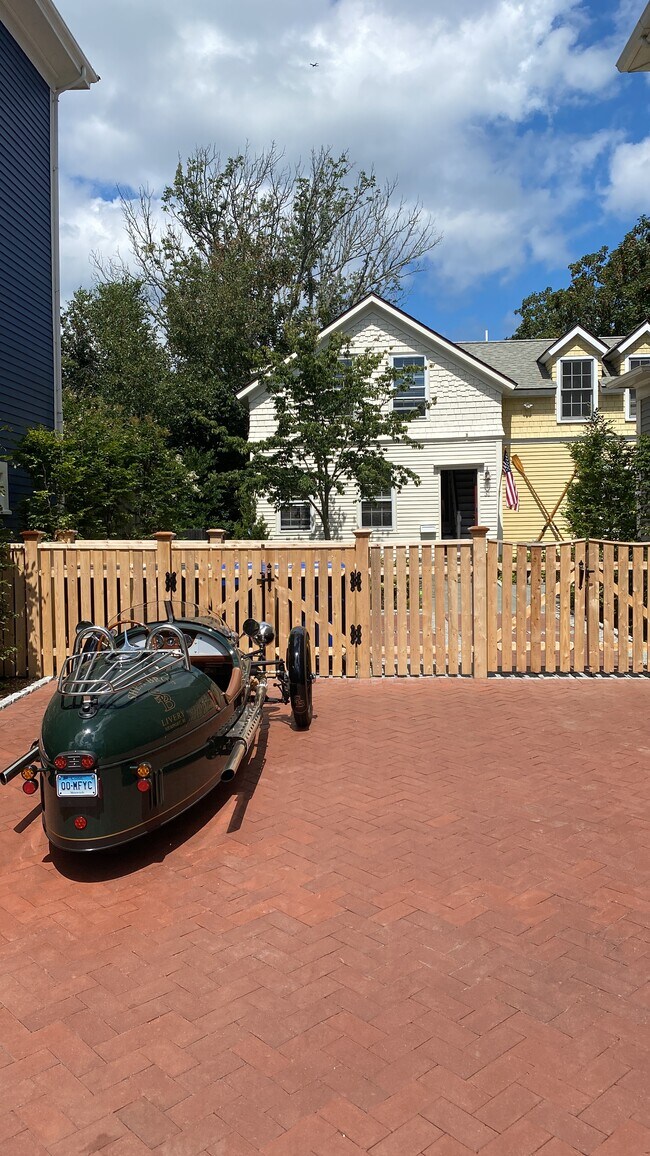 1-22 Second St in Newport, RI - Building Photo - Building Photo