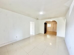 1497 NE 118th Terrace in Miami, FL - Building Photo - Building Photo
