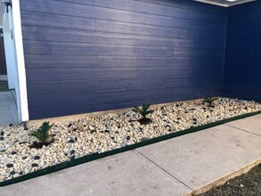 1628 Coriander Dr in Austin, TX - Foto de edificio - Building Photo