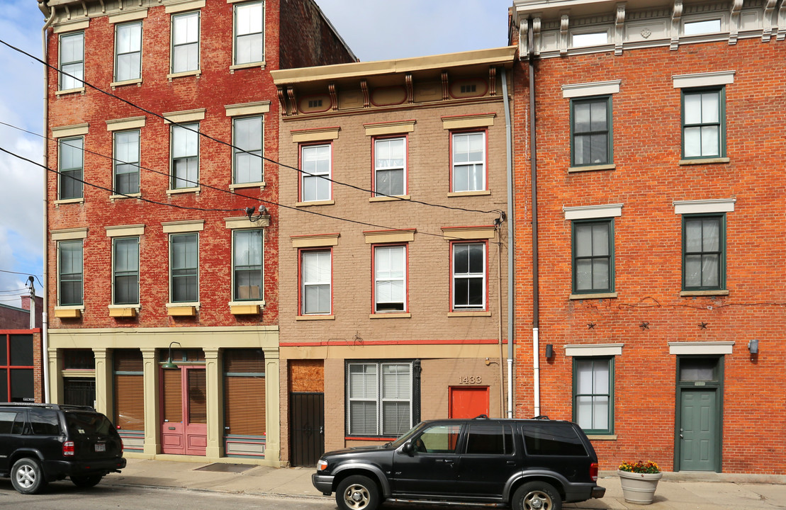 1433 Walnut St in Cincinnati, OH - Building Photo