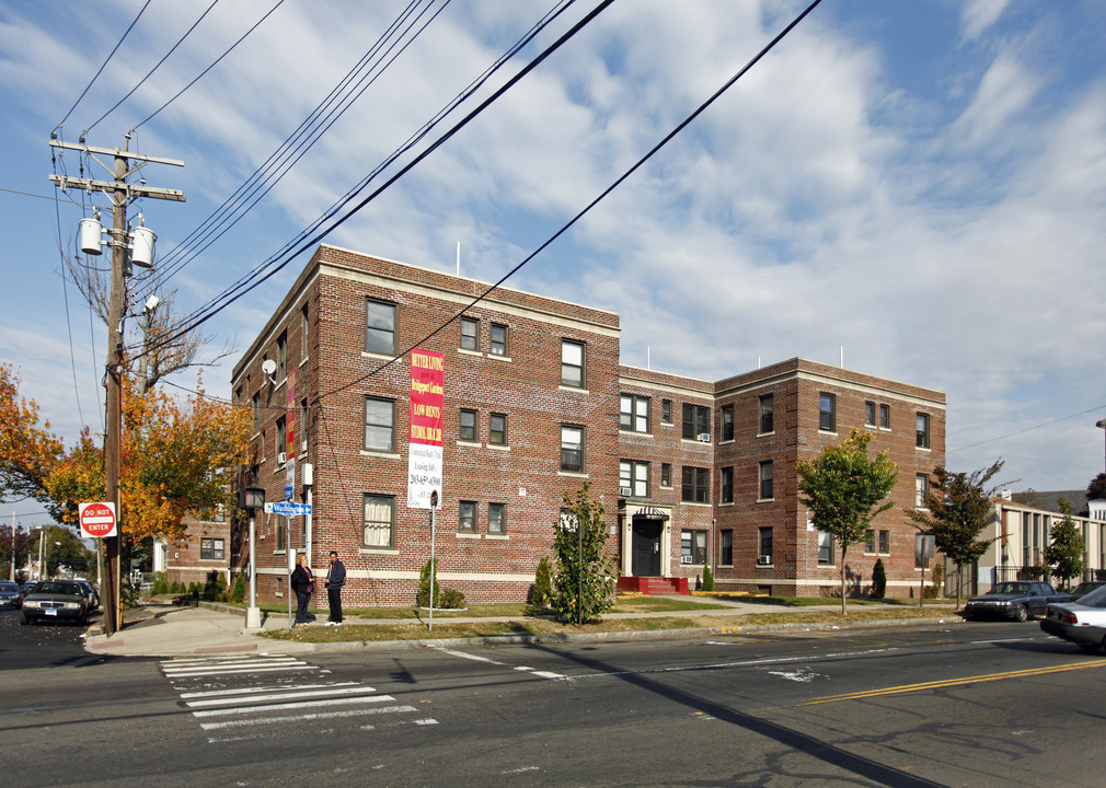 Bridgeport Gardens in Bridgeport, CT - Foto de edificio