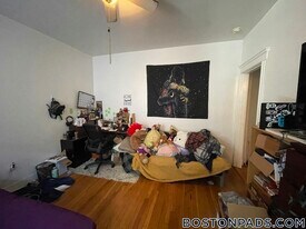 95 Park Dr in Boston, MA - Building Photo