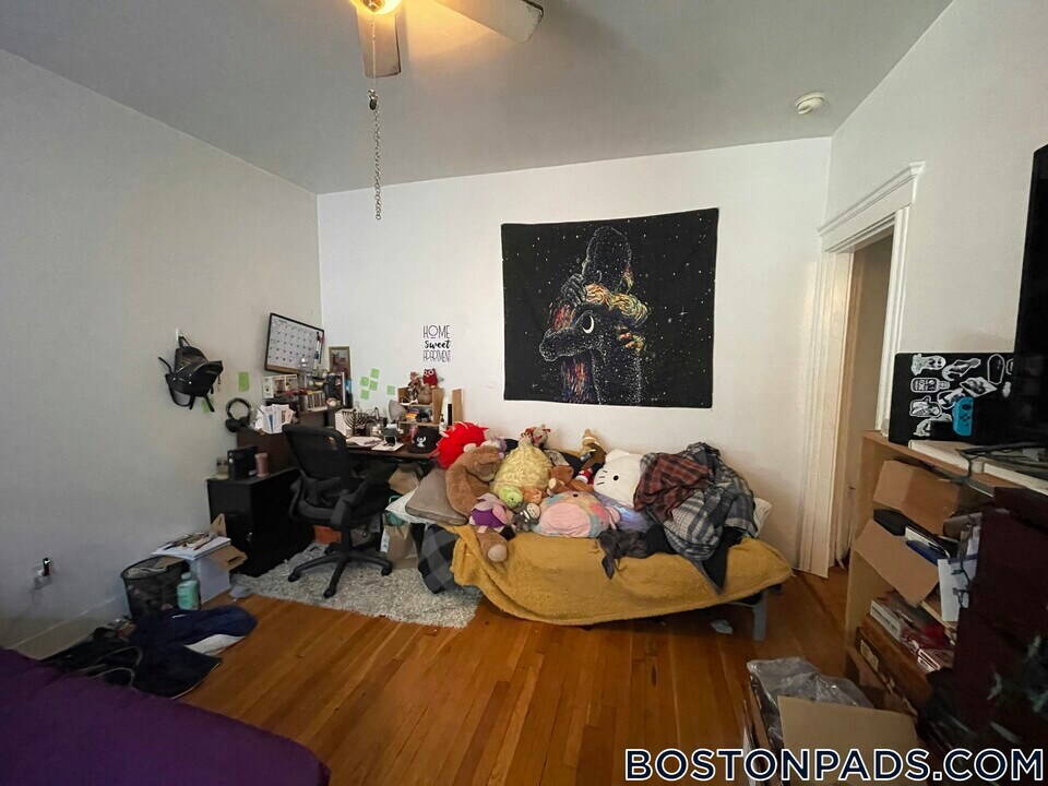 95 Park Dr in Boston, MA - Building Photo