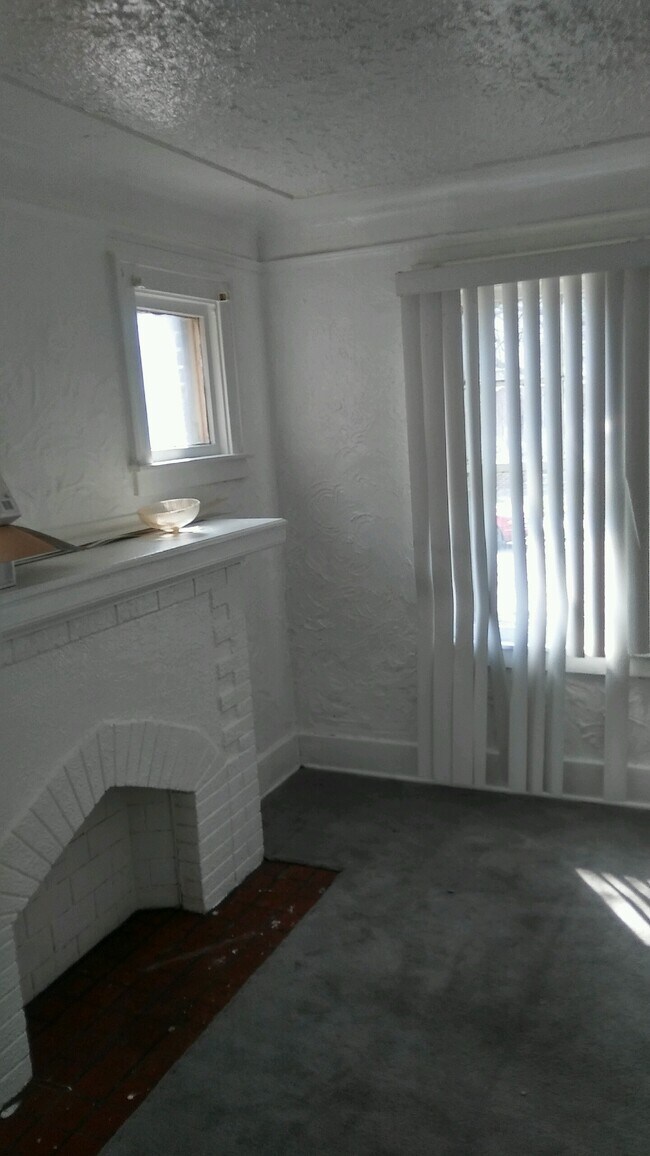 15892 Indiana St in Detroit, MI - Foto de edificio - Building Photo