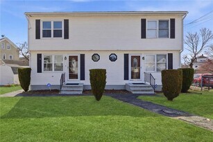 10 Henry St in Providence, RI - Building Photo