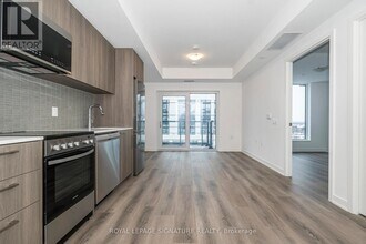 7439 Kingston Rd in Toronto, ON - Building Photo - Building Photo