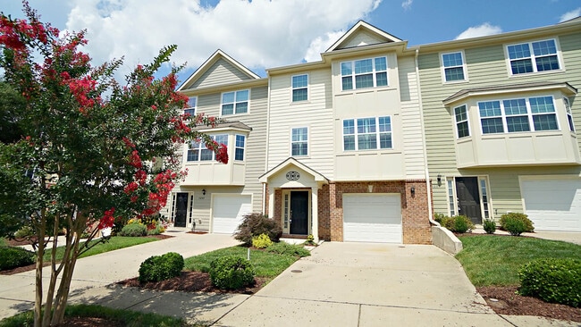 1207 Heritage Links Dr