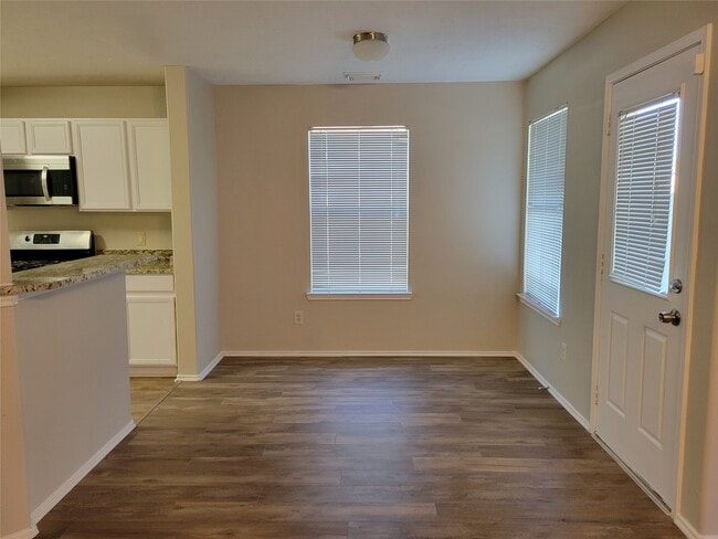 19426 Old Barngate Ln