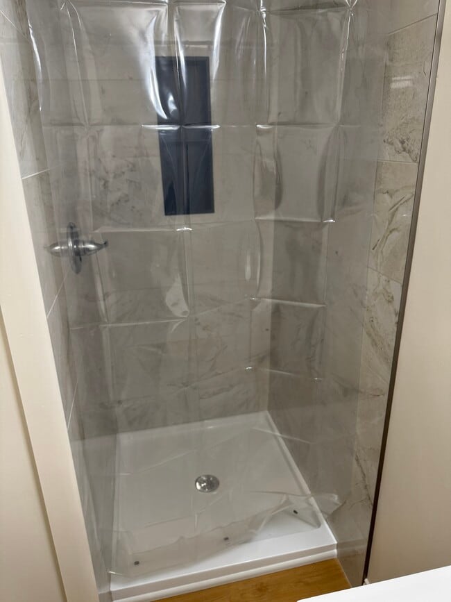 418 N Broadway St, Unit 3