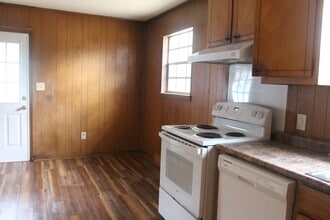 2004 Coves Ct in Albany, GA - Building Photo - Building Photo