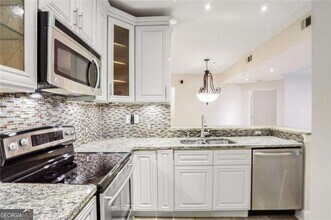 955 Juniper St NE in Atlanta, GA - Building Photo - Building Photo