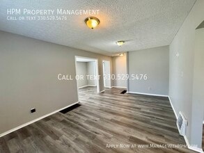 1591 Bauer Blvd in Akron, OH - Building Photo - Building Photo