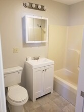 16 West St, Unit 16 in Chicopee, MA - Building Photo - Building Photo