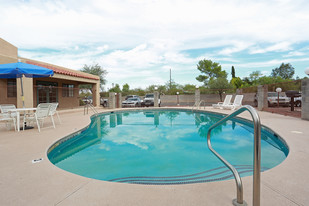 Broadmoor Apartments