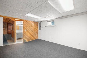 3419 SE 57th Ave, Unit Basement in Portland, OR - Building Photo - Building Photo