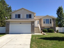 1766 N 2475 W in Clinton, UT - Building Photo