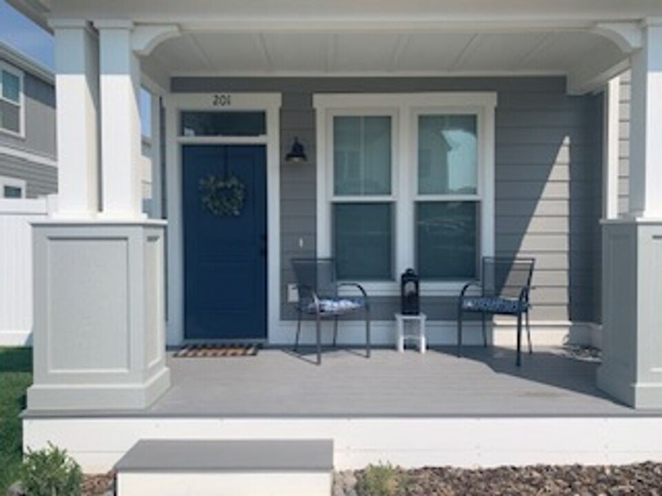 6044 Elysian Rd in Billings, MT - Building Photo