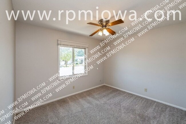 2056 NW Hickory Ln in Ankeny, IA - Building Photo - Building Photo