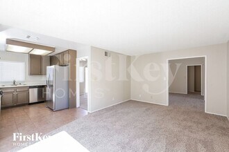 6562 Appletree Cir in Las Vegas, NV - Building Photo - Building Photo