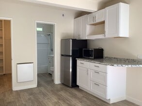 Apartment available in Great Culver City  in Culver City, CA - Building Photo - Interior Photo