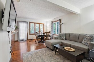 1013 Marlbank Dr in Yorktown, VA - Building Photo - Building Photo
