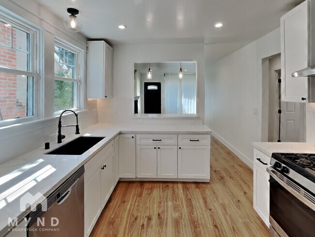 3732 Buell St in Oakland, CA - Building Photo - Building Photo