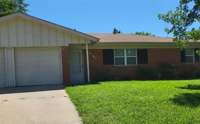 1016 Mary Dr in Hurst, TX - Building Photo