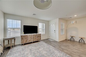 360 Summer Sparrow Ave in Henderson, NV - Building Photo - Building Photo
