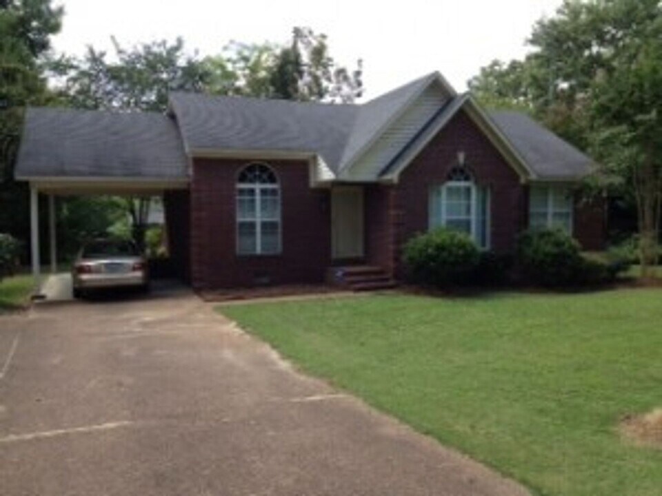 23 Fair Oaks Pl in Jackson, TN - Building Photo