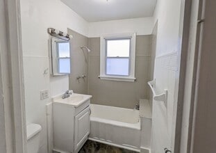 1969 Wood St in Muskegon, MI - Building Photo - Building Photo