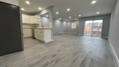 9144 Ellie Dr, Unit B in Philadelphia, PA - Foto de edificio - Building Photo