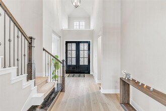 213 Palatino Bnd in Liberty Hill, TX - Foto de edificio - Building Photo