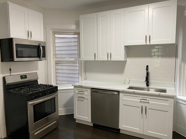 2255 W Shakespeare Ave in Chicago, IL - Building Photo - Building Photo
