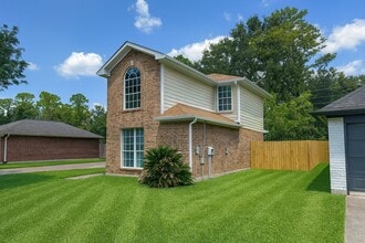 2911 Hummingbird Ln in Humble, TX - Foto de edificio - Building Photo