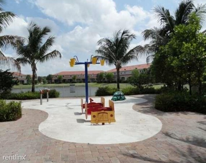 8212 SW 29th St in Miramar, FL - Building Photo
