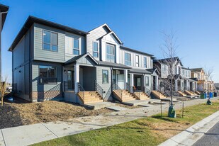 Silverton Townhouses in Calgary, AB - Building Photo