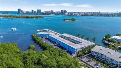 2700 NE 135th St in North Miami, FL - Building Photo - Building Photo