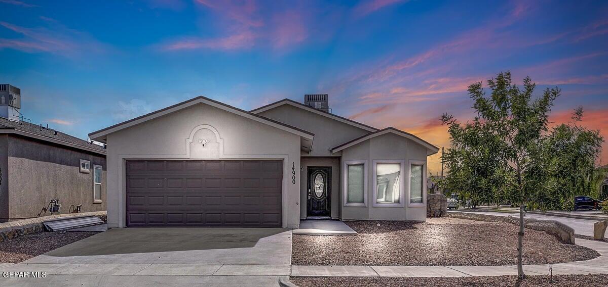 14900 Boer Trail in El Paso, TX - Foto de edificio