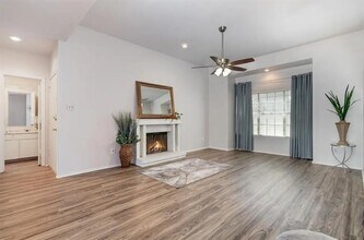 10416 High Hollows Dr in Dallas, TX - Building Photo - Building Photo