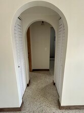 910 SW 4th Ave, Unit 3 in Miami, FL - Foto de edificio - Building Photo