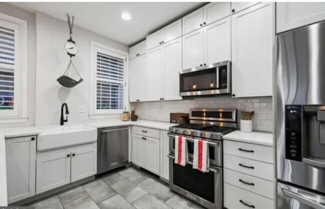 1238 Waverly Walk in Philadelphia, PA - Building Photo - Building Photo