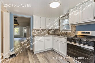 1262 Ford Ave NE in Grand Rapids, MI - Building Photo - Building Photo