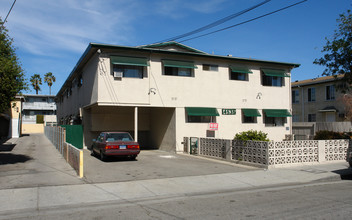 14535 Hartland St in Van Nuys, CA - Building Photo - Building Photo