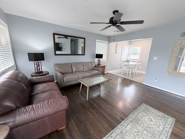 1366 Baychester Ave in Norfolk, VA - Building Photo - Building Photo