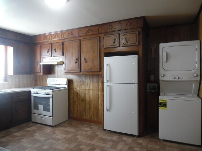 537 William St-Unit -1 in Fall River, MA - Building Photo - Building Photo