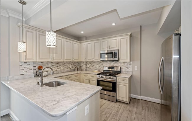 property at 317 Todd Pl NE
