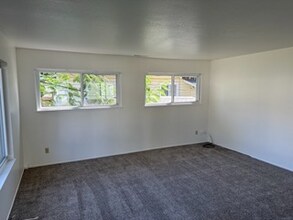 807 W Main St in Grass Valley, CA - Building Photo - Building Photo