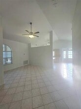 5796 NE 5th Pl in Ocala, FL - Building Photo - Building Photo