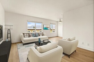 Terraza Hills in El Cajon, CA - Foto de edificio - Building Photo